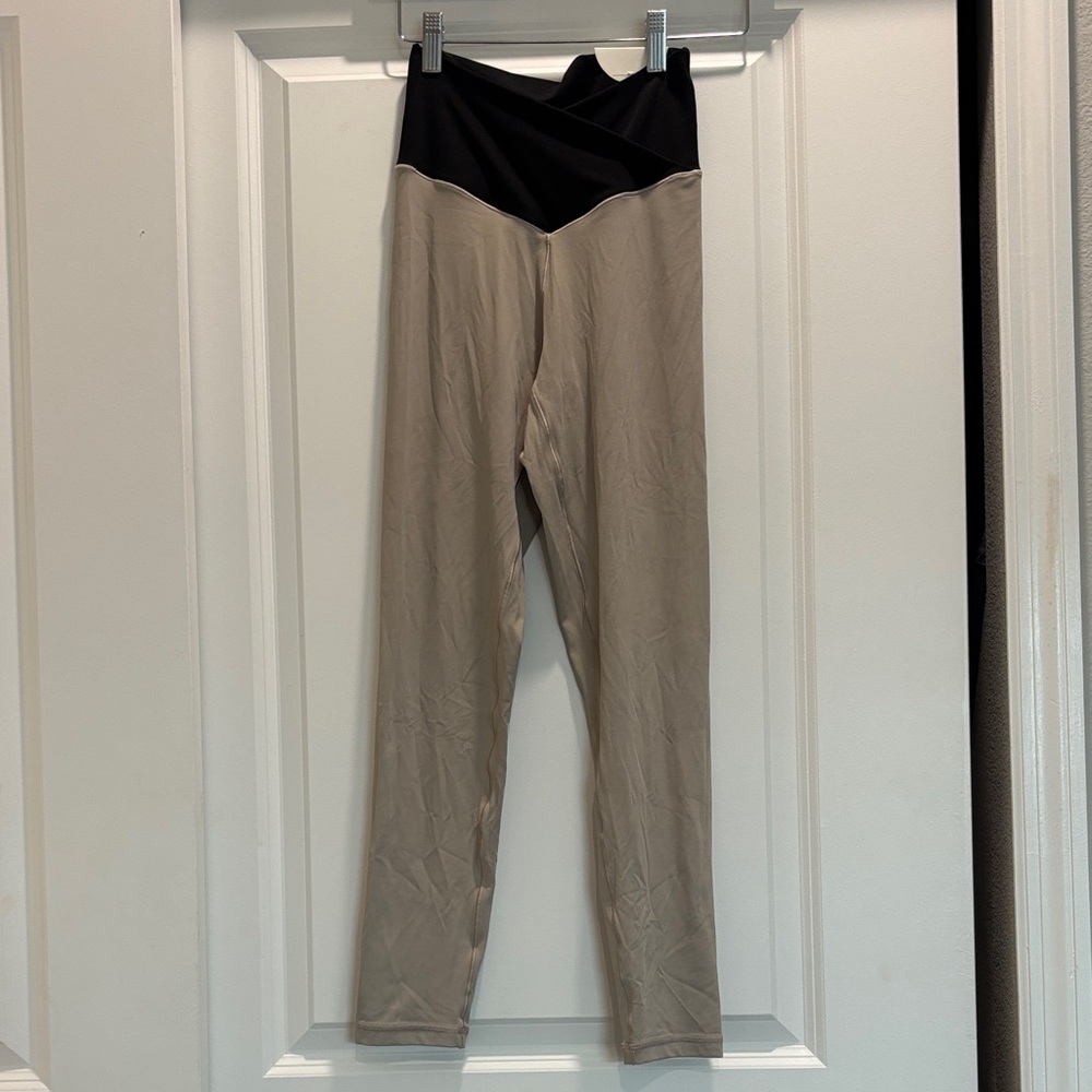 Aerie Black and Tan Leggings